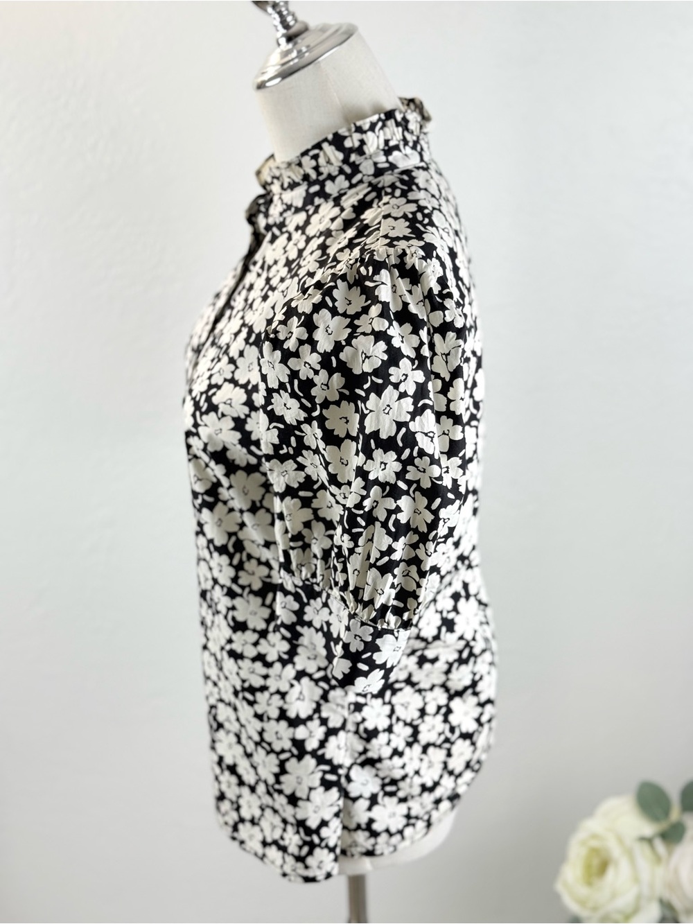 Target New Day White Cotton Button Down • M•Minimalist Clean Girl Luxe - Picture 4 of 9